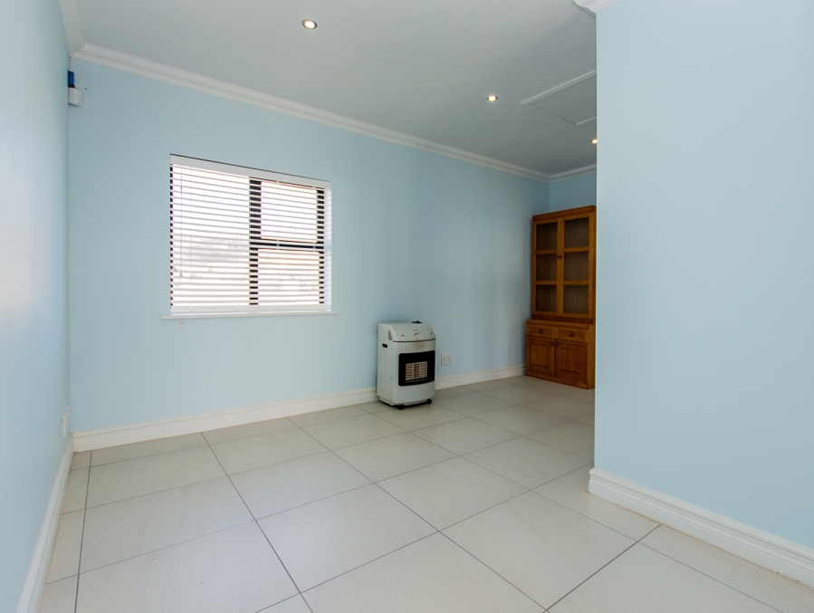 3 Bedroom Property for Sale in Sandy Point Western Cape